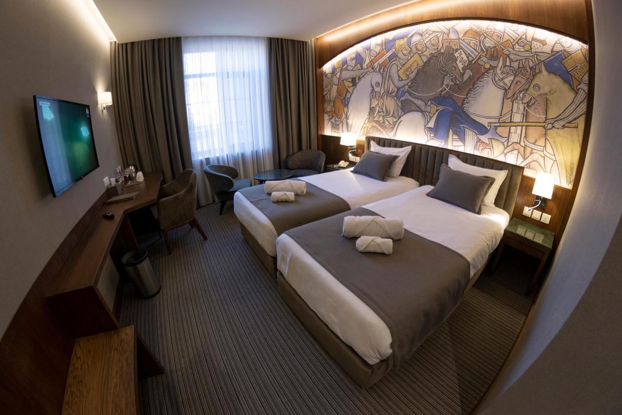 Orienta Hotel Gyumri Ngoại thất bức ảnh